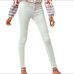 NWT LOFT modern skinny cords 4 soft white